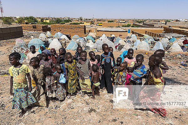 Children in a refugee camp in Agadez  Niger  West Africa  Africa