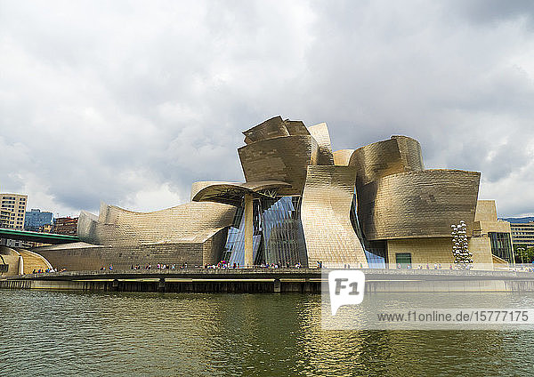 Guggenheim-Museum in Bilbao  Baskenland  Spanien
