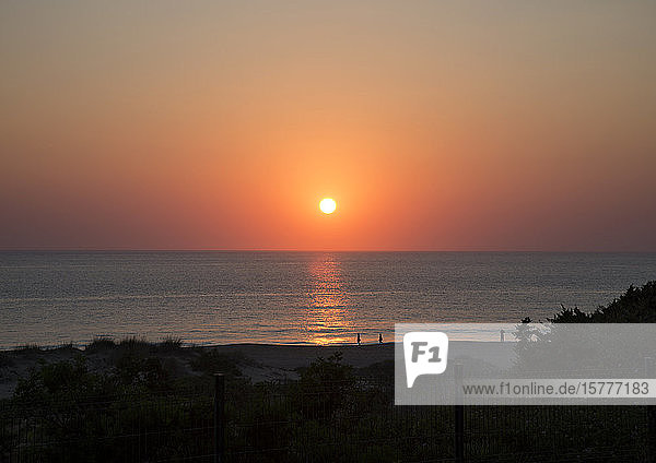 Sonnenuntergang an der Costa de la Luz, Spanien