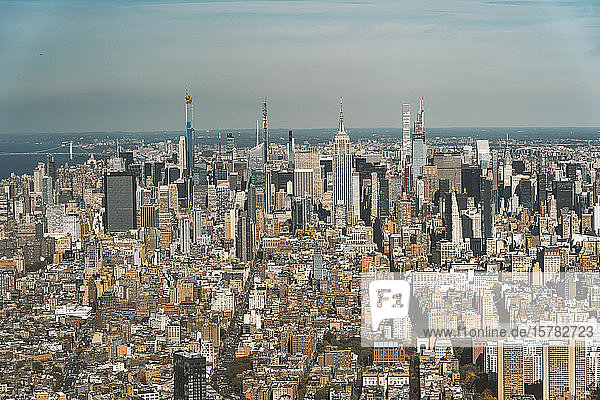 USA  New York  New York City  Luftaufnahme der Skyline von Manhattan