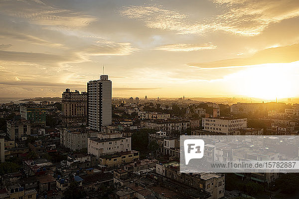 Kuba  Havanna  Luftaufnahme des Stadtzentrums bei Sonnenaufgang