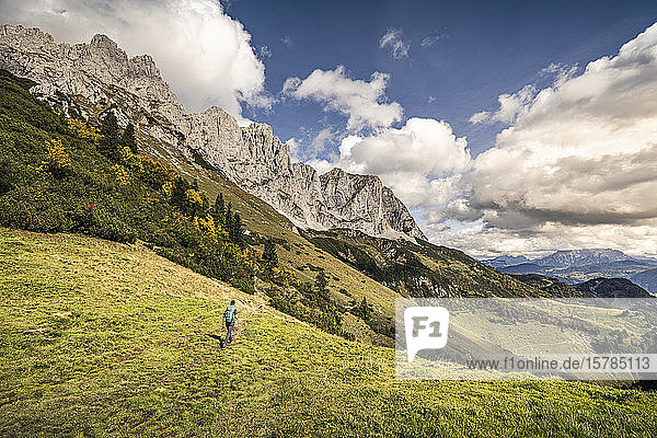Woman hiking at Wilder Kaiser  Kaiser mountains  Tyrol  Austria