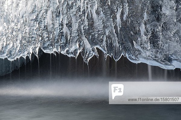 Wasser und Eis Plitvice Kroatien Europa
