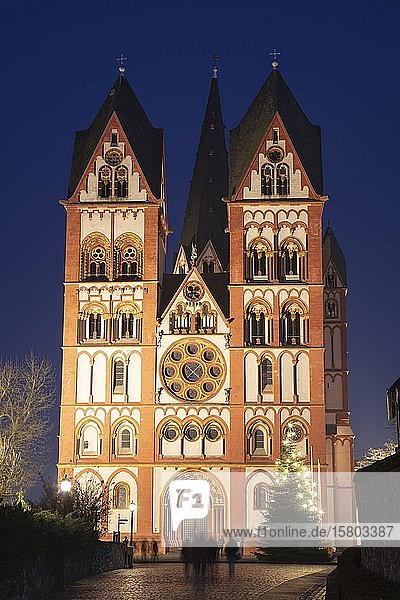 Limburger Dom Dom St. Georg Nachtaufnahme Limburg a. d. Lahn Hessen Deutschland Europa