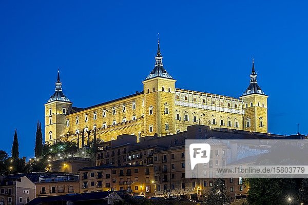 Alcazar de Toledo  Nachtszene  Toledo  Kastilien-La Mancha  Spanien  Europa