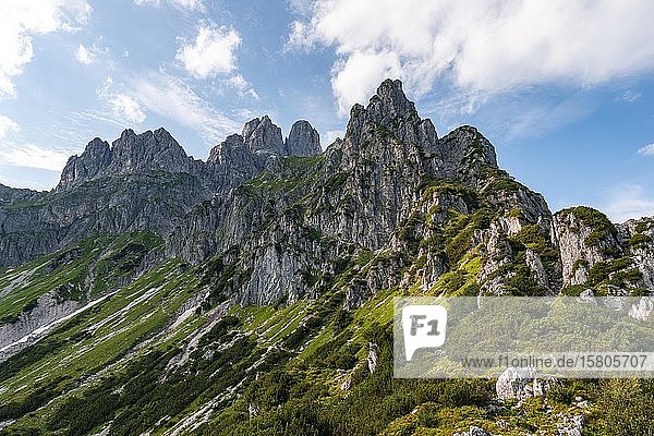 Schroffe Gipfel  Berge  Armkarwand  Große Bischofsmütze  Salzkammergut  Oberösterreich  Österreich  Europa
