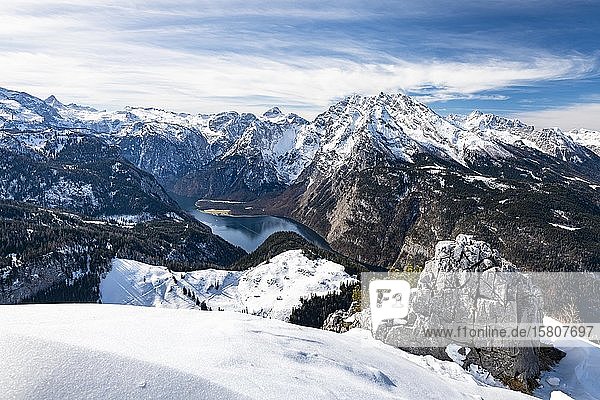 Blick vom Jenner auf Königssee und Watzmann  Nationalpark Berchtesgaden  Berchtesgadener Alpen  Schönau am Königssee  Berchtesgadener Land  Bayern  Deutschland  Europa