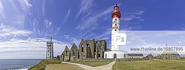 Leuchtturm und Abtei von Saint Mathieu Plougonvelin Département Finistère Frankreich Europa