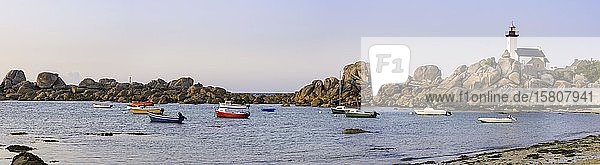 Bucht und Leuchtturm Pontusval Kerlouan Département Finistère Frankreich Europa