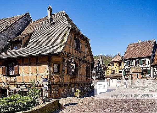 Fachwerkhäuser in der Altstadt  Kayserberg  Elsass  Frankreich  Europa