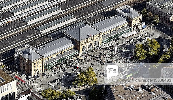 Hauptbahnhof Empfangsgebäude Ernst-August-Platz Hannover Niedersachsen Deutschland Europa