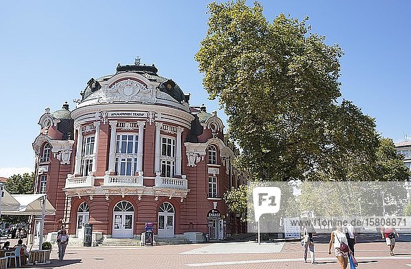 Pl. Nezavisimost  Opernhaus  Theater  Varna  Provinz Varna  Bulgarien  Europa