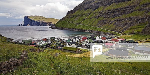 The small village of Tjørnuvik with view of the Atlantic Ocean  Streymoy  Faroe Islands  Føroyar  Denmark  Europe