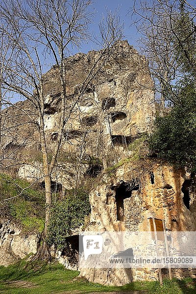 Höhlen von Perrier bei Issoire  Departement Puy de Dome  Auvergne-Rhone-Alpes  Frankreich  Europa