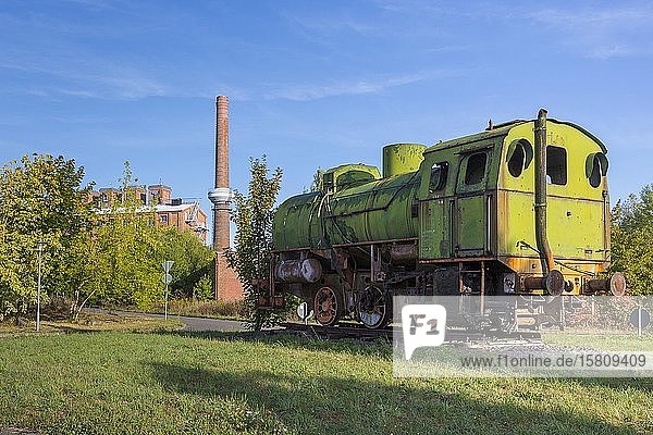 Alte Lokomotiv- und Fabrikgebäude  ehemalige Brikettfabrik Neukirchen  Borna  Sachsen  Deutschland  Europa