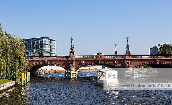 Government and parliament quarter  excursion boat on the Spree under the Moltke Bridge  Berlin  Germany  Europe
