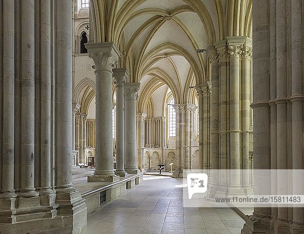 Romanische Basilika Sainte-Marie-Madeleine  Vézelay  Departement Yonne  Frankreich  Europa