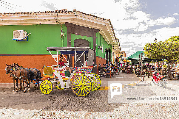 Street scene in Granada  Nicaragua  Central America