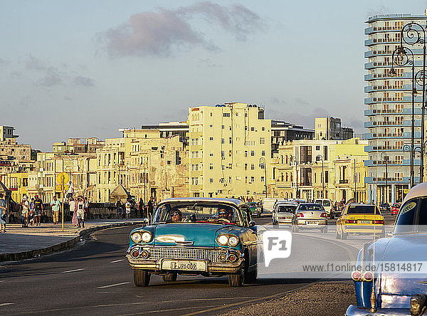 El Malecon bei Sonnenuntergang  Havanna  Provinz La Habana  Kuba  Westindien  Karibik  Mittelamerika