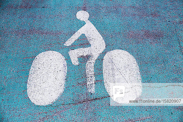 Frankreich  Fahrradlinie Straßenmarkierung