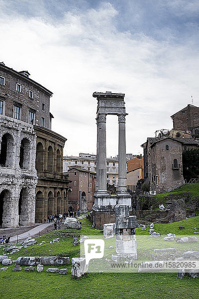 Italien  Rom  Tempel des Apollo Sosianus und Theater des Marcellus