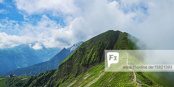 Deutschland  Bayern  Allgäuer Alpen  Panoramablick auf den Bergrücken vom Söllereck zum Fellhorn