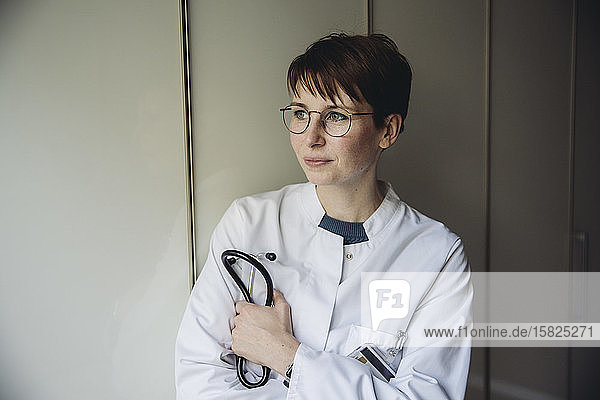Portrit of female doctor with stethoscope