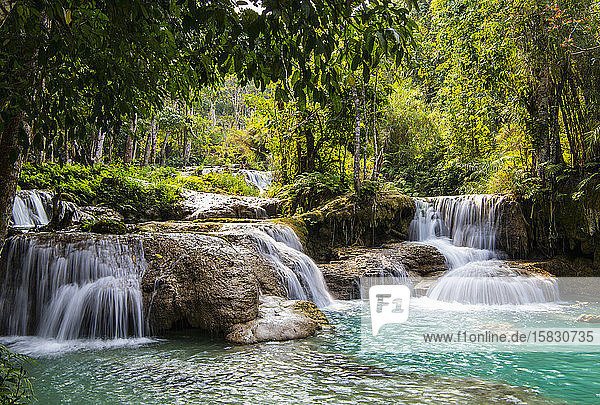 Kuang-Si- oder Kunag-Xi-Wasserfälle in der Nähe von Luang Prabang in Laos