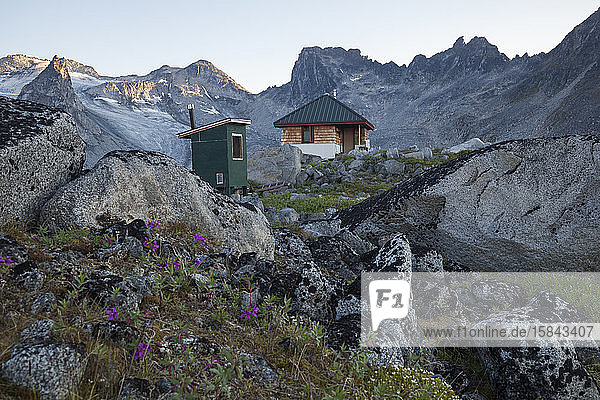 Snowbird Hut und Snowbird Glacier  Talkeetna-Gebirge  Alaska
