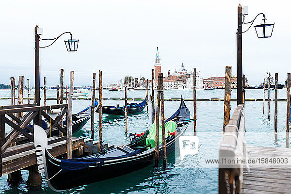 Kanäle und Gondeln von Venedig