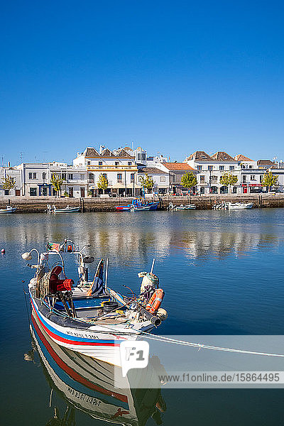Fischerboote in Tavira; Ostalge; Portugal
