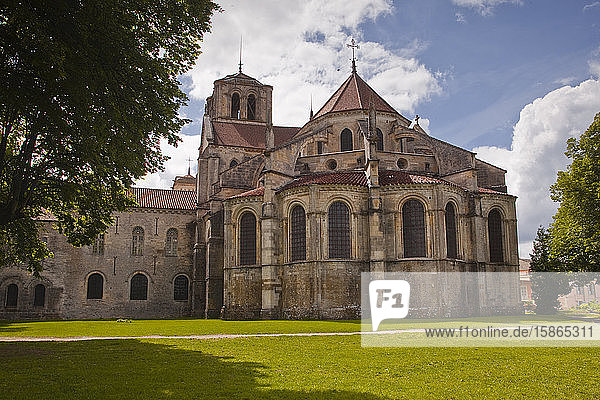 La Basilique de Sainte Madeleine de Vezelay  ein Benediktinerkloster aus dem 11. Jahrhundert  UNESCO-Weltkulturerbe  Yonne  Burgund  Frankreich  Europa