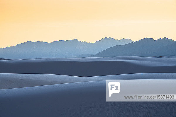 White Sands National Park bei Sonnenuntergang  New Mexico  Vereinigte Staaten von Amerika  Nordamerika