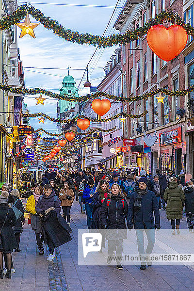 Stroget Street zu Weihnachten  Kopenhagen  Dänemark  Skandinavien  Europa