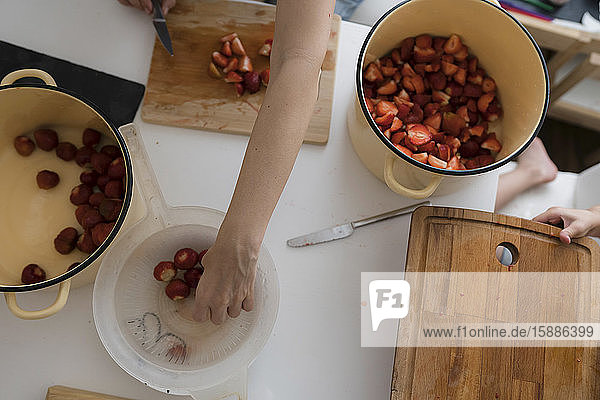 Zubereitung von Erdbeeren