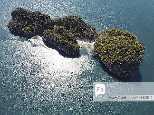 Felseninsel im Meer  Ko Yao Yai  Thailand