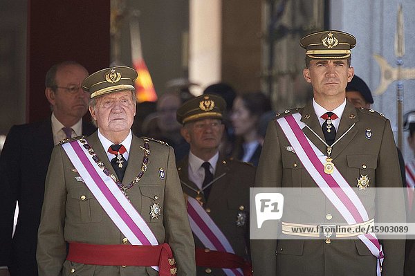 King Juan Carlos of Spain and Prince Felipe of Spain attend the Celebration of the Royal and Military Order of San Hermenegildo to mark the bicentenary of the establishment of the Order at Real Monasterio de San Lorenzo de El Escorial on June 3 2014 in El Escorial MadridKing Felipe VI has decided to renounce the inheritance of King Juan Carlos of Spain ‘that could personally correspond to him ’ announced this Sunday the Casa del Rey in a statement in which he also advances that King Juan Carlos of Spain stops receiving the assignment he has fixed in the Budgets of the House of SM the king.