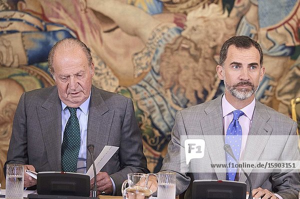 King Felipe VI of Spain and King Juan Carlos of Spain attend a meeting with the Board of Cotec Foundation at Palacio de la Zarzuela on June 22 2015 in MadridKing Felipe VI has decided to renounce the inheritance of King Juan Carlos of Spain ‘that could personally correspond to him ’ announced this Sunday the Casa del Rey in a statement in which he also advances that King Juan Carlos of Spain stops receiving the assignment he has fixed in the Budgets of the House of SM the king.