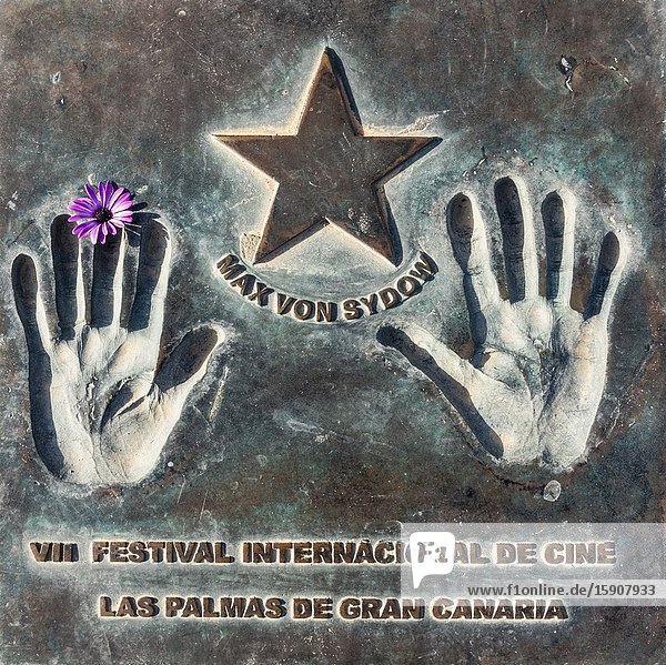 Las Palmas Gran Canaria Canary Islands Spain 9th March 2020. A flower is placed on actor Max Von Sydow's handprints outside the Alfredo Kraus auditorio in Las Palams. The actor who passed away on 8th March received an award at the 2006 Las Palmas international film festival.