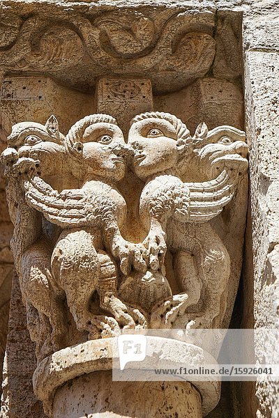 Sant Vicenç church column capital, Besalú, Girona province, Catalonia, Spain, Europe