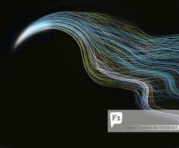 Abstrakt fließende Lichtspuren