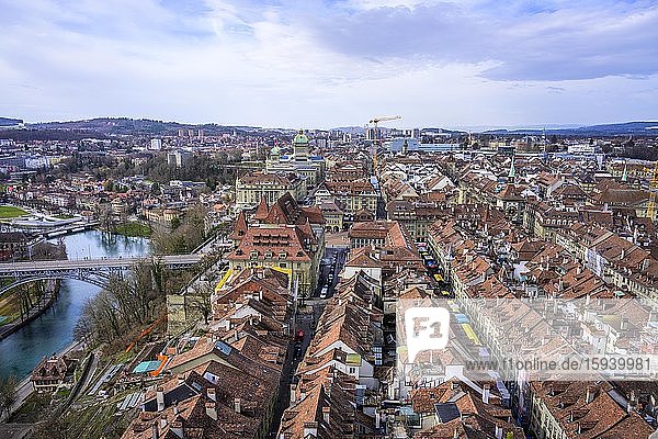 View from Bern Cathedral to the red tiled roofs of the houses in the historic city centre of the old town and river Aare  City view  Inner City  Bern  Switzerland  Europe