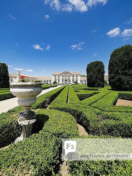 Palacio Nacional de Queluz  Queluz  Nationalpalast mit den Gärten Jardins de Queluz  Lissabon  Portugal  Europa
