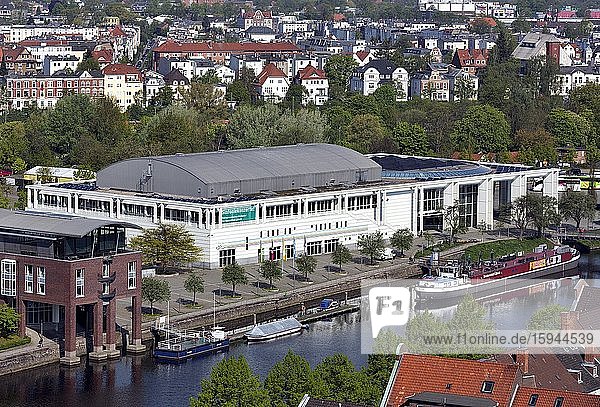 Musik- und Kongresshalle Lübeck  MuK  Theaterschiff  Lübeck  Schleswig-Holstein  Deutschland  Europa