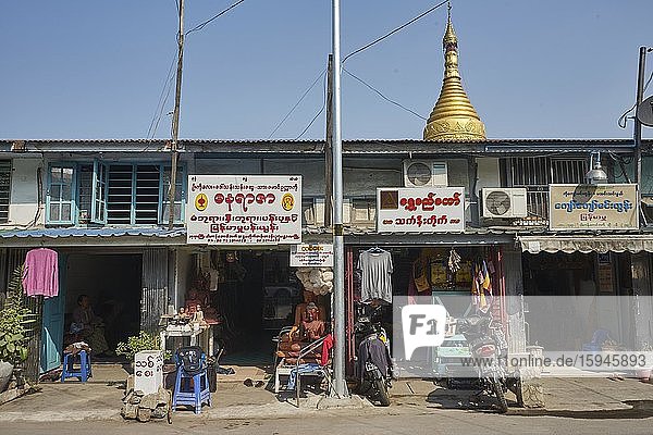 Shops in front of Mahamuni Pagoda  Mandalay  Myanmar  Asia