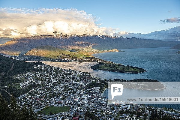 View of Lake Wakatipu and Queenstown  Ben Lomond Scenic Reserve  The Remarkables mountain range  Otago  South Island  New Zealand  Oceania