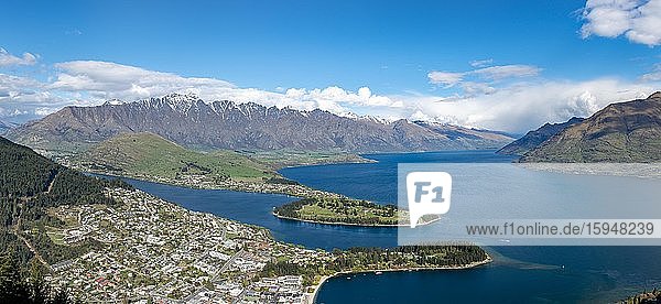 Panorama  view of Lake Wakatipu and Queenstown  Ben Lomond Scenic Reserve  The Remarkables mountain range  Otago  South Island  New Zealand  Oceania
