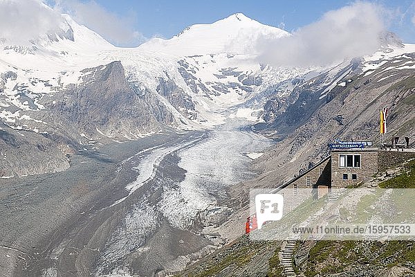 Gletscherbahn zur Pasterze im Großglockner-Massiv Franz-Josefs-Höhe Heiligenblut Kärnten Österreich Europa