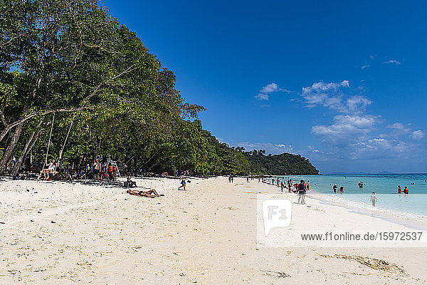 Tourists on a white sand beach and turquoise water  Koh Rok  Mu Ko Lanta National Park  Thailand  Southeast Asia  Asia