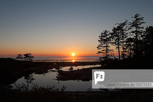 Pacific coast beach sunset  Olympic National Park  UNESCO World Heritage Site  Washington State  United States of America  North America